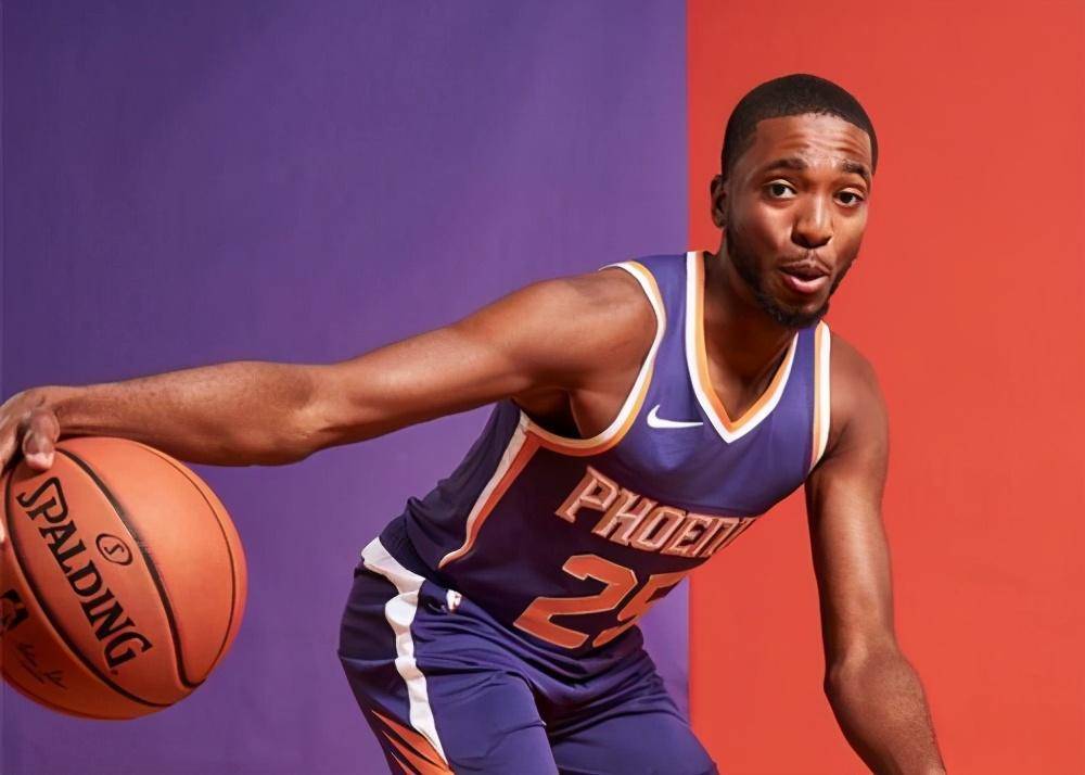 赛后体能课后；菲尼克斯太阳伤情更新备战欧联；质疑声仍在；阵容厚度经受考验的简单介绍